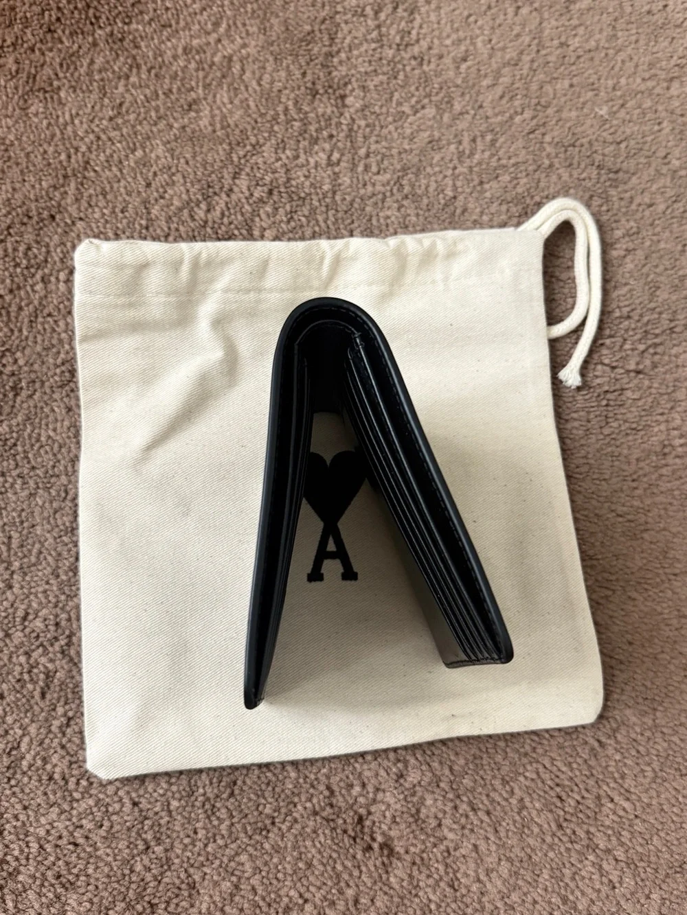 NWOT Ami Black Smooth Leather Bi-Fold Card & Key Wallet